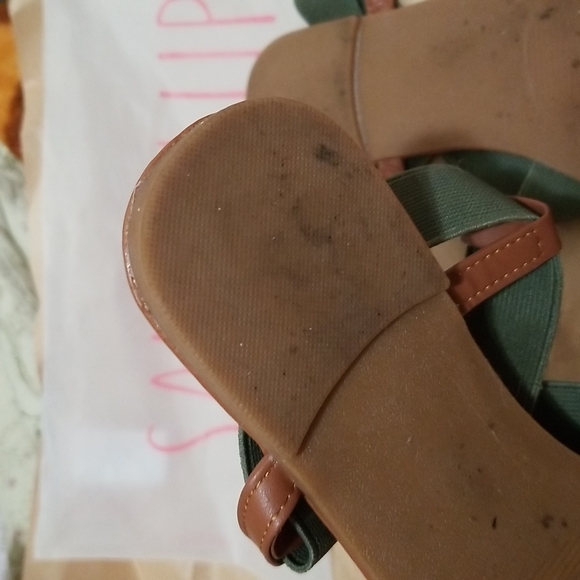 💥3 for $10💥 Sandal Up Khaki Green Sandal Flats - Picture 8 of 15